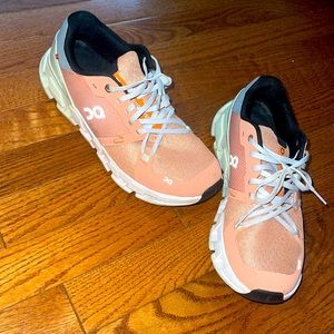 Selling because I have to many pairs. Women’s on clouds size 9.